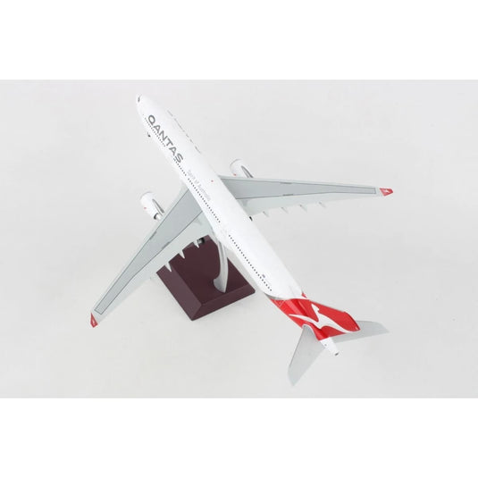 QANTAS A330-300 Die Cast Model 1:200 Scale - Cadetshop