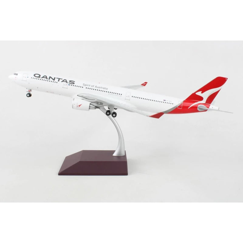 Load image into Gallery viewer, QANTAS A330-300 Die Cast Model 1:200 Scale - Cadetshop
