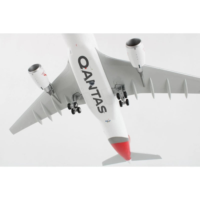 Load image into Gallery viewer, QANTAS A330-300 Die Cast Model 1:200 Scale - Cadetshop
