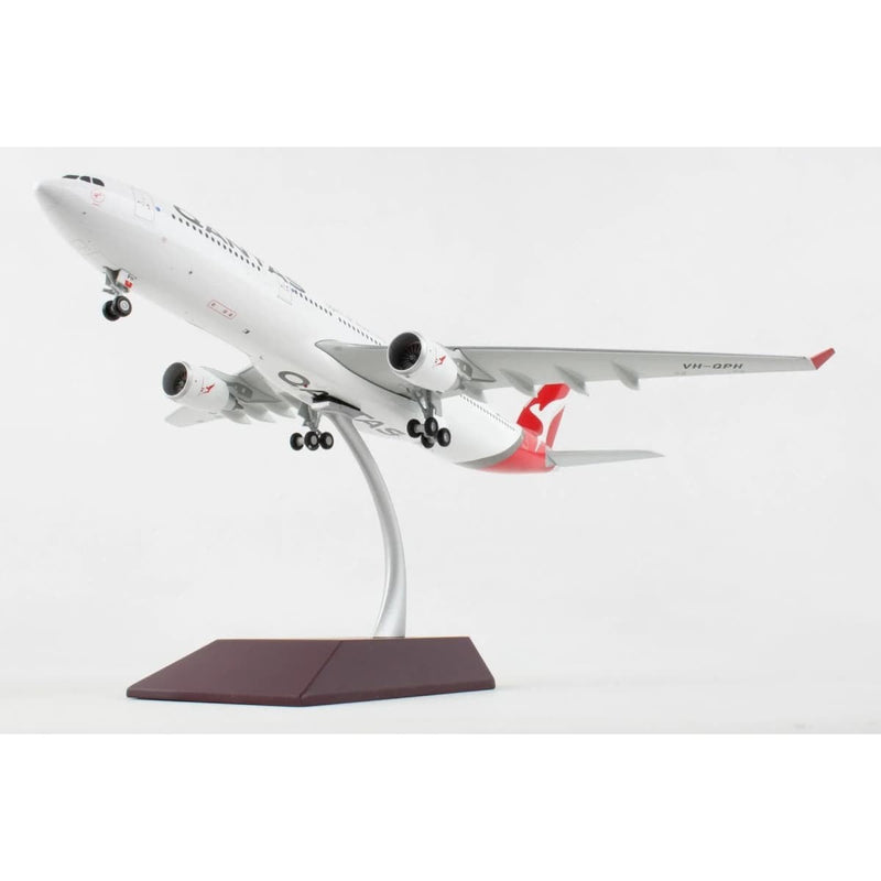 Load image into Gallery viewer, QANTAS A330-300 Die Cast Model 1:200 Scale - Cadetshop
