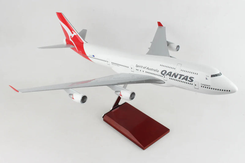 Load image into Gallery viewer, QANTAS 747-400 Model 1:100 Scale - Cadetshop
