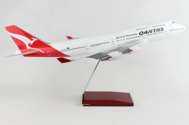 Load image into Gallery viewer, QANTAS 747-400 Model 1:100 Scale - Cadetshop
